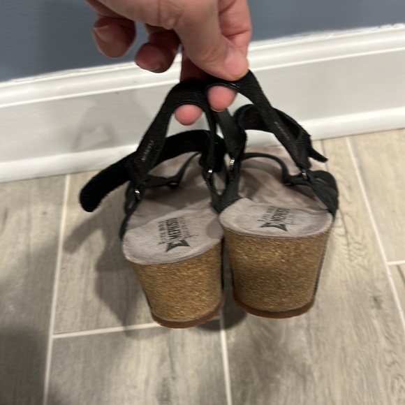 Mephisto Black Sandals Wedge Womens Size 41 Black US 10.5 Excellent Condition - Picture 9 of 9